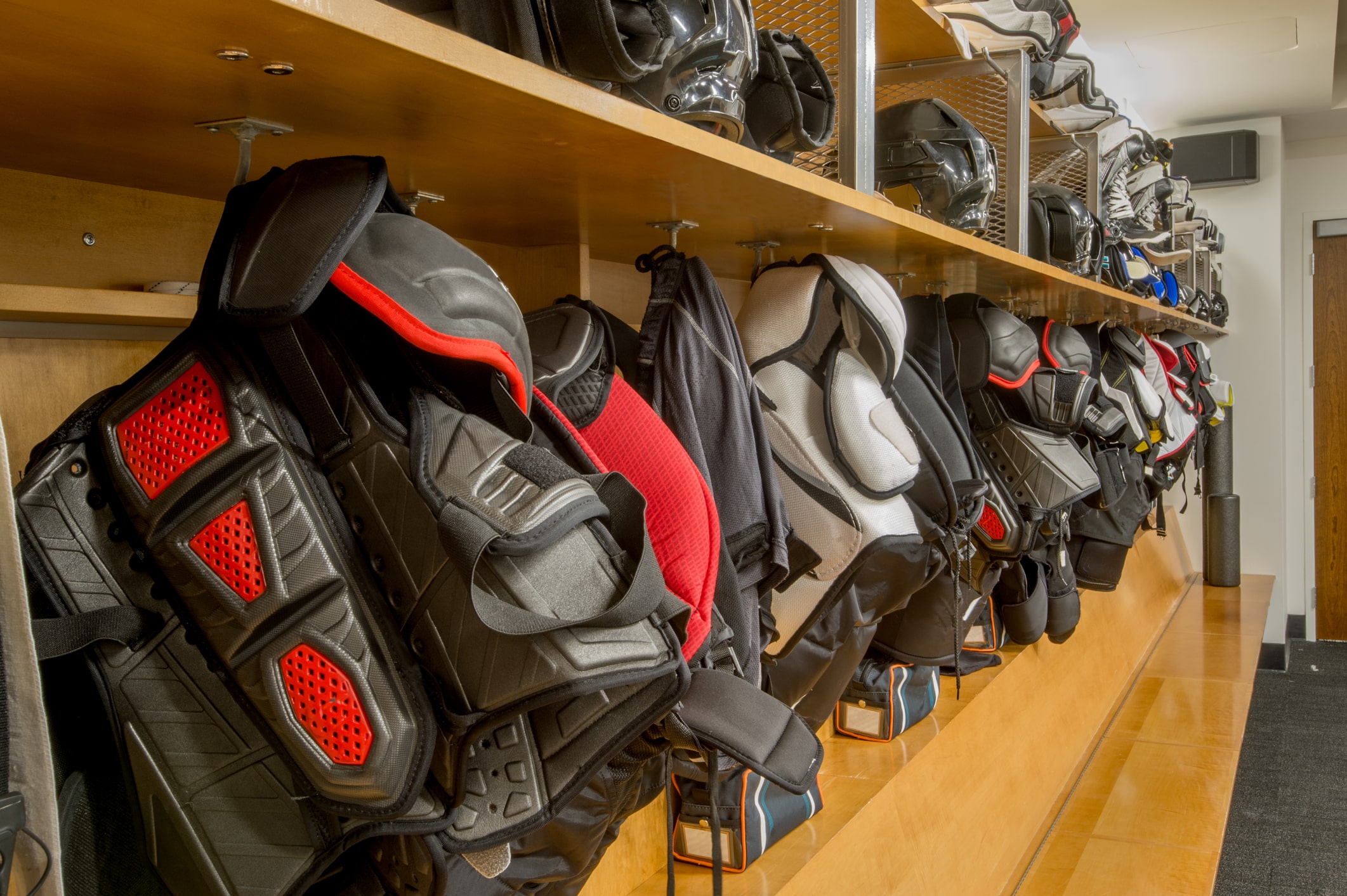 professional hockey equipment cleaning in Toronto