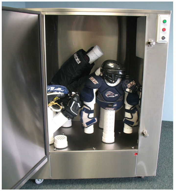 hockey gear cleaning (1)