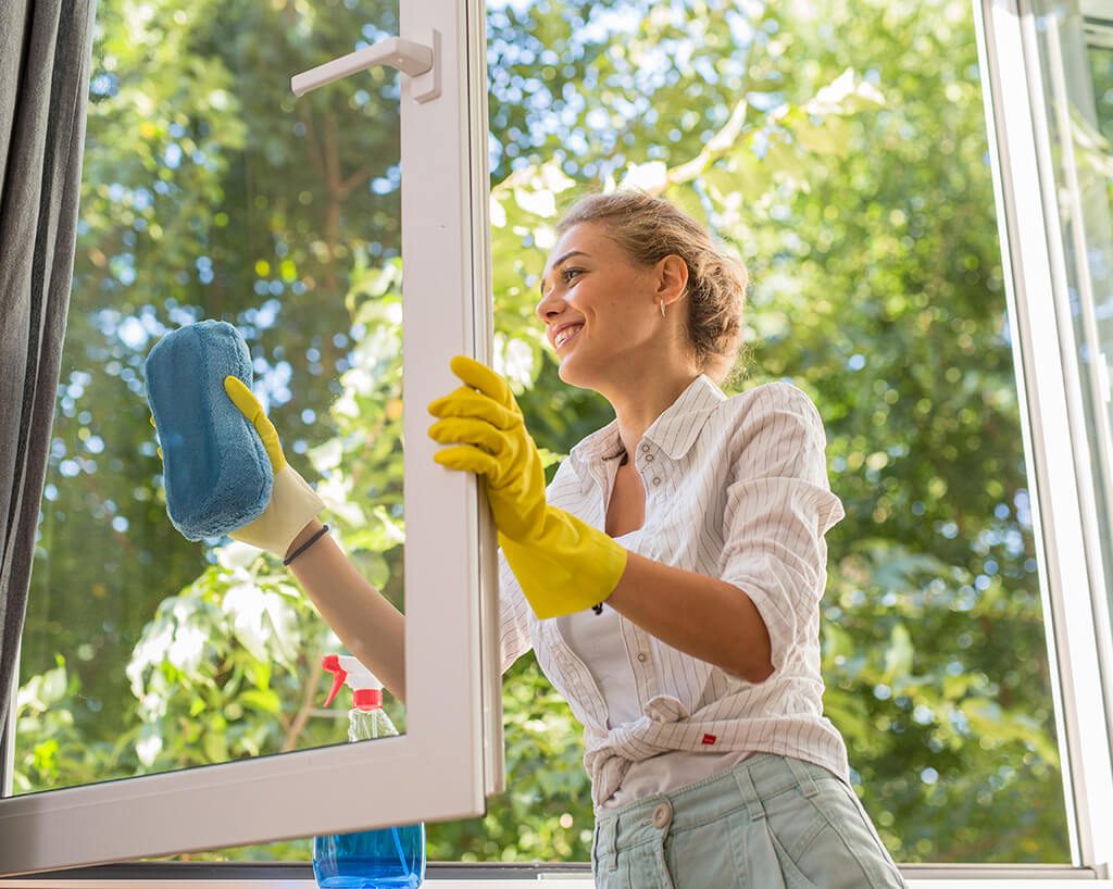 Summer Window Cleaning Tips for Calgary Homeowners